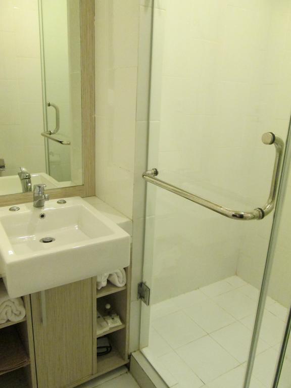 N3 Hotel Jakarta Room photo